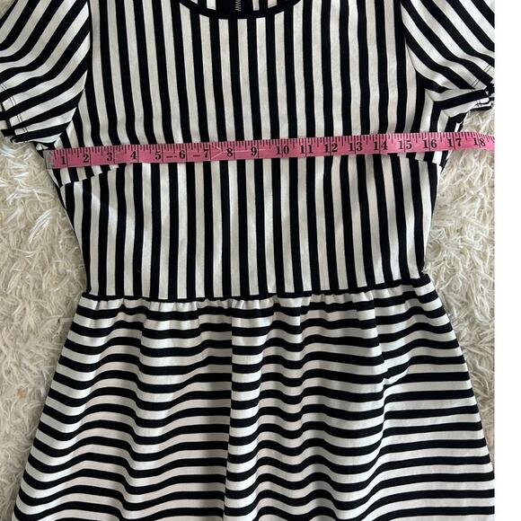 Forever 21 Women's Size L Black and White Striped Fit & Flare Dress #0365 - Picture 9 of 10